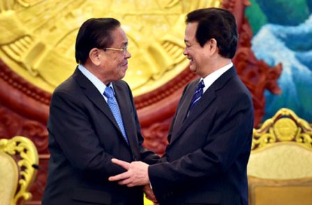 Visita del premier vietnamita a Laos evidencia a la solidad especial bilateral